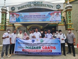 BPC HIPMI Labuhanbatu Bagikan Masker kepada Masyarakat di Tengah Kepungan Asap di Rantauprapat